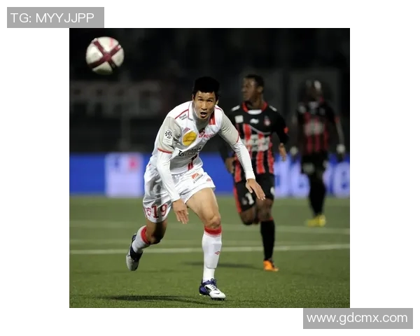 八月八日足球明星盛典回顾与精彩瞬间分享