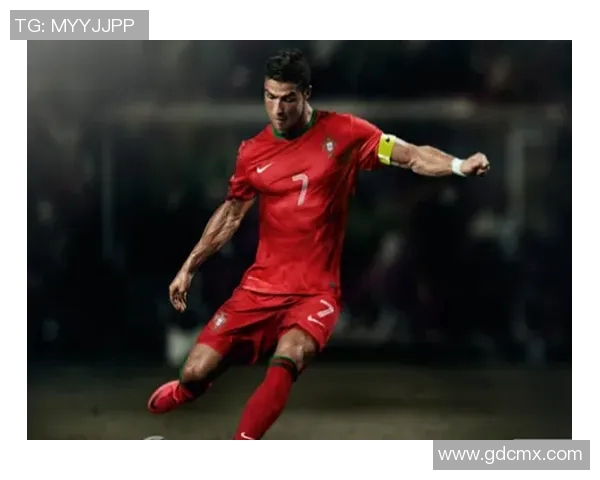 足球明星剪头发的精彩瞬间与背后故事揭秘